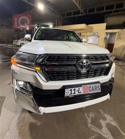 تۆیۆتا لاند کروزەر